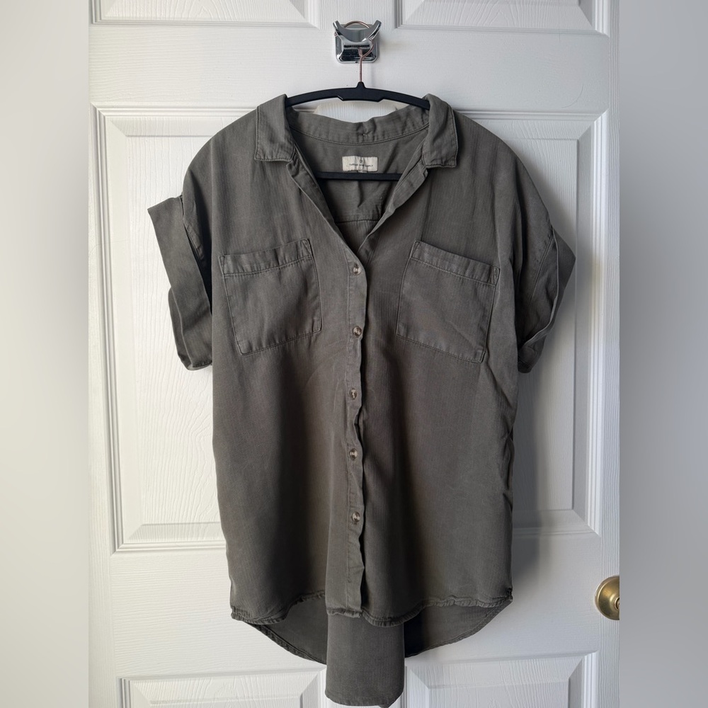 Women’s Thread & Supply Short Sleeve Button-Up Shirt